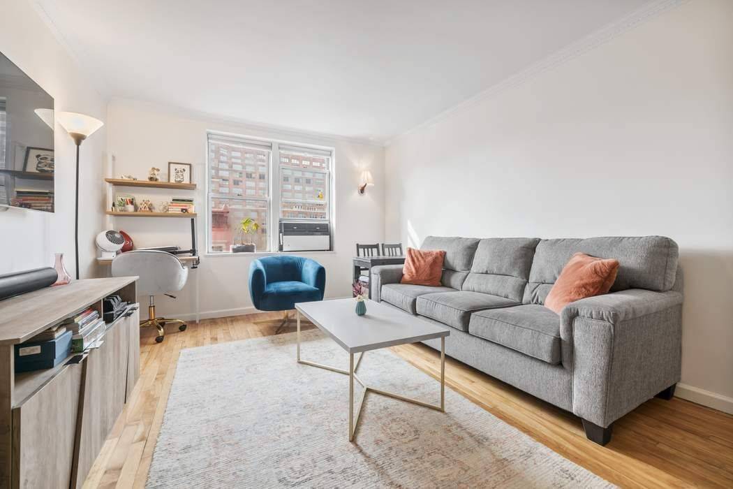 This one bedroom apartment is located in the heart of Chelsea.