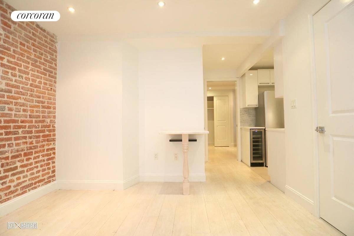 Situated in boutique elevator loft building with washer dryer in unit and just 1 block to Madison Square Park !