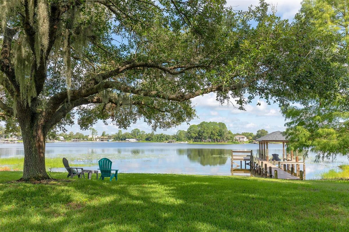 Your lakefront oasis awaits!
