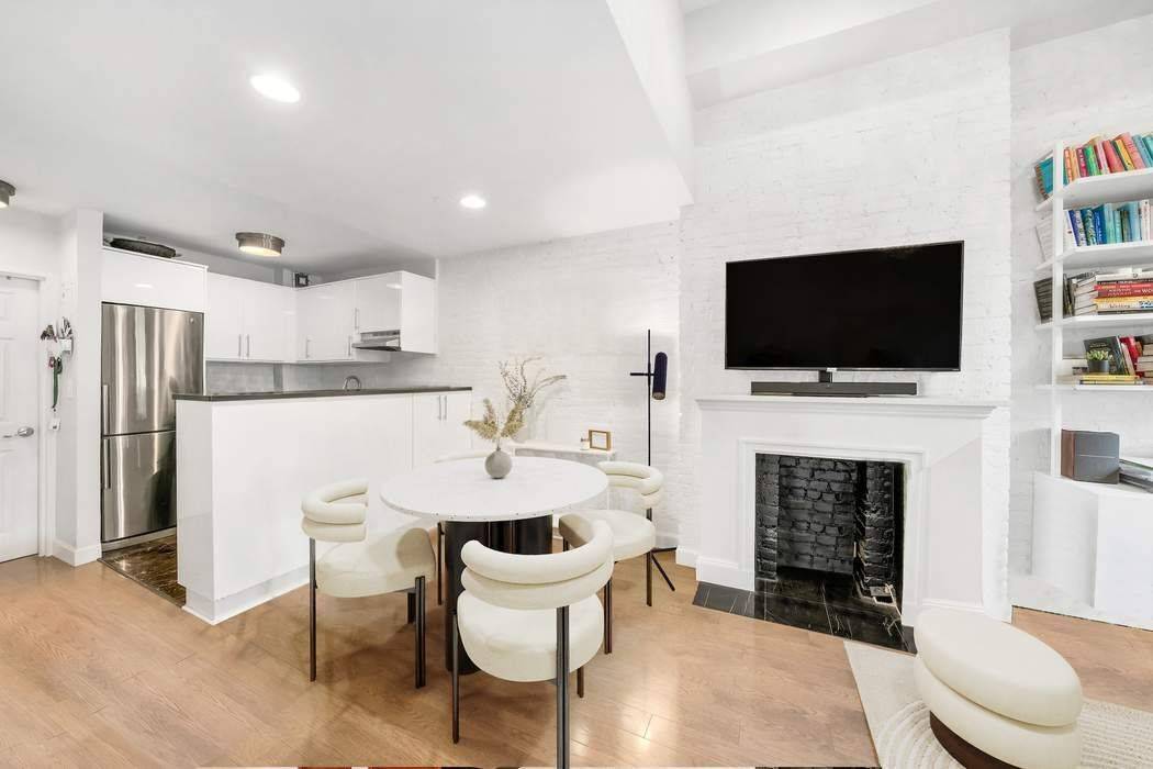 DUPLEX TWO BEDROOM WITH PRIVATE ROOFTOP DECK Rarely available two bedroom condominium with private rooftop in the heart of the Upper East Side.