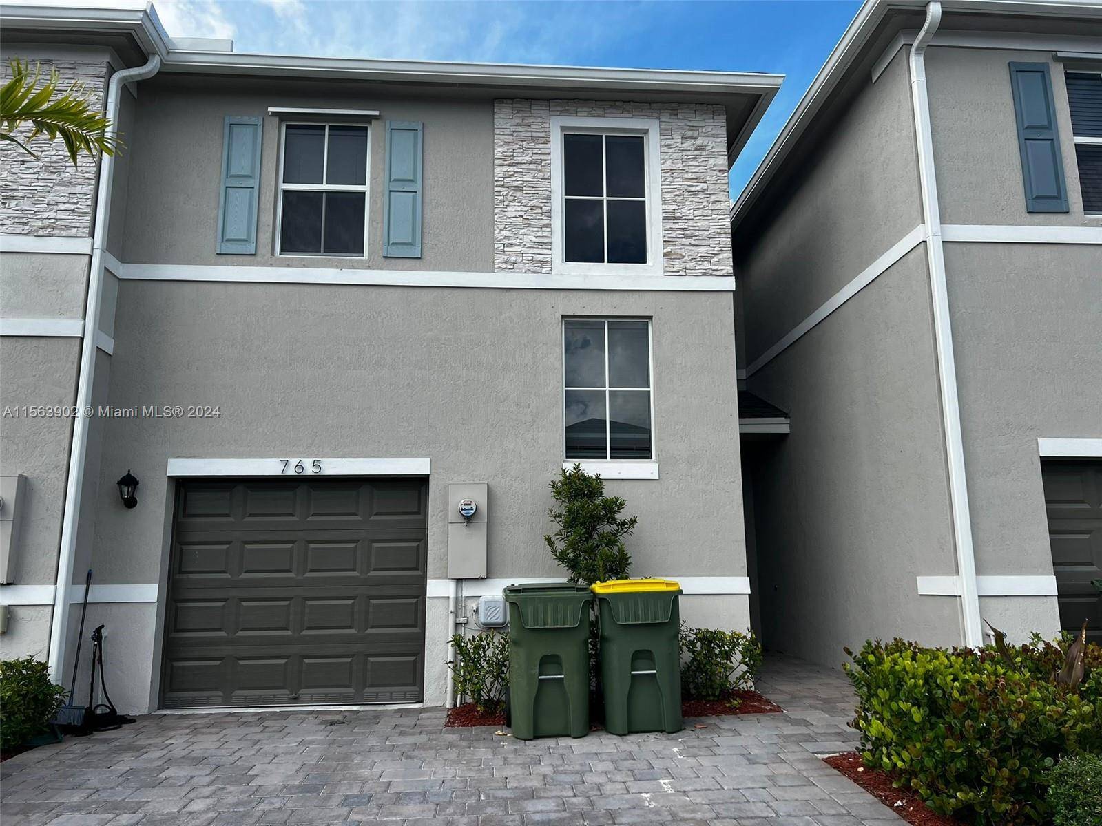 New and modern townhome in Homestead.