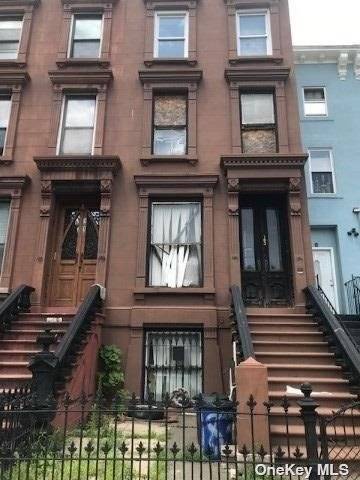 15 Jefferson Ave is a House located in the Bedford Stuyvesant neighborhood in Brooklyn, NY.