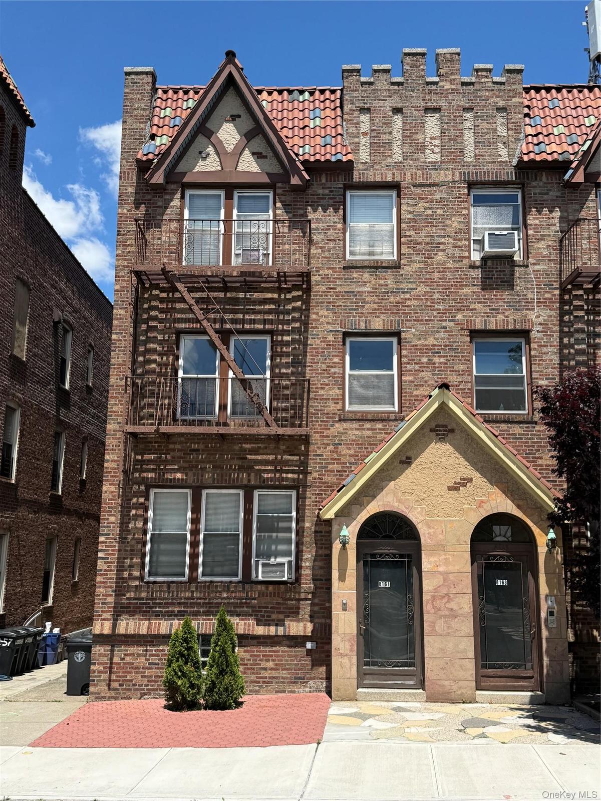 Semi-Detached BRICK SIX FAMILY