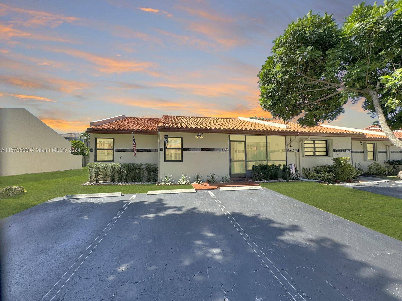 WELCOME TO YOUR DREAM HOME IN COOPER CITY !