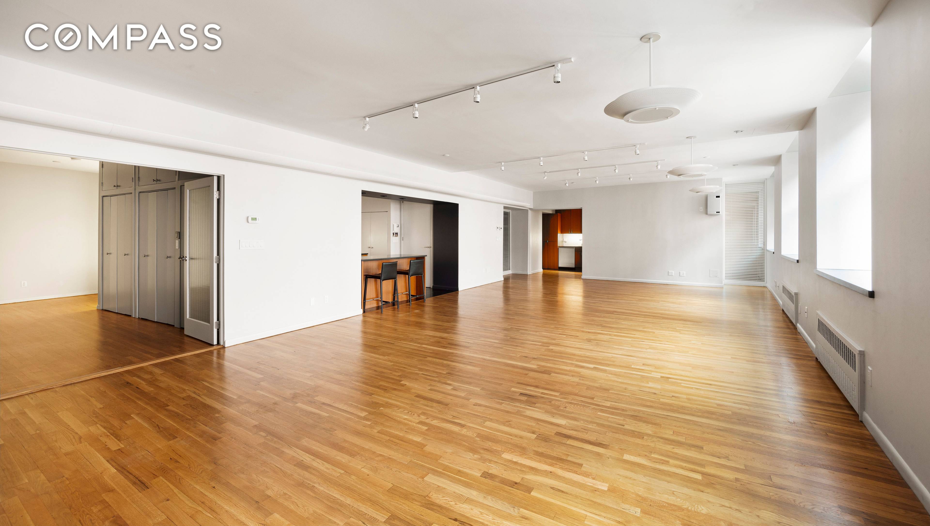 Ideally situated at the corner of Hudson and Leonard Streets in the heart of TriBeCa, this bright and airy 3 bed, 2 bath loft offers a spacious layout, exposed brick, ...