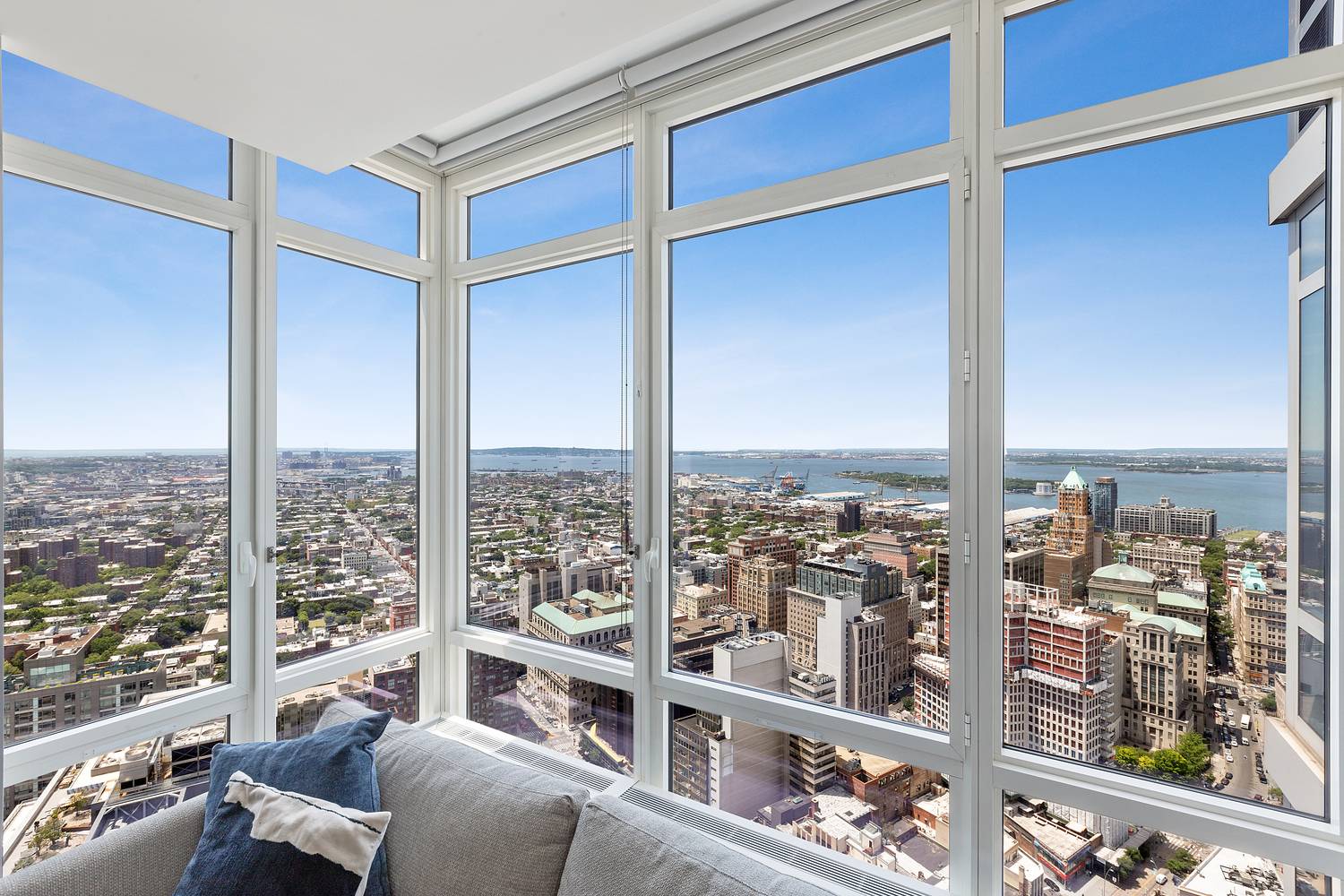 Oversized four bedroom, three bathroom Downtown Brooklyn penthouse with chef's kitchen, central air conditioning amp ; heating, triple exposure with skyline and water views.