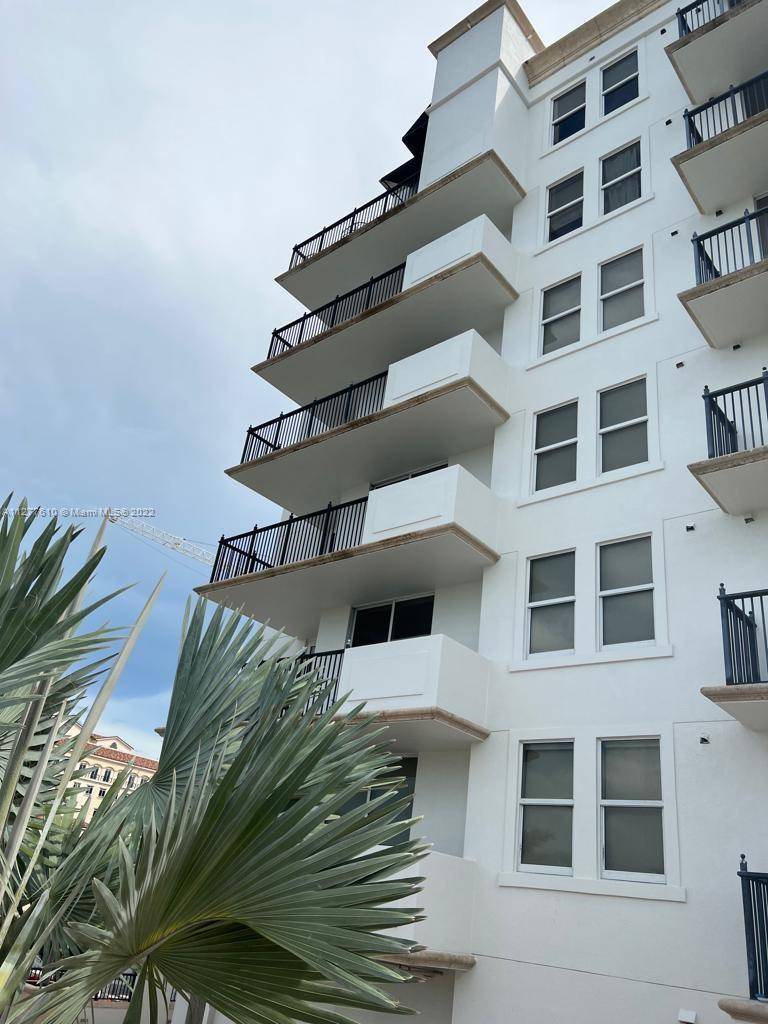 Excellent condo with 2 bedrooms and 2 bathrooms in the exclusive city of Coral Gables.