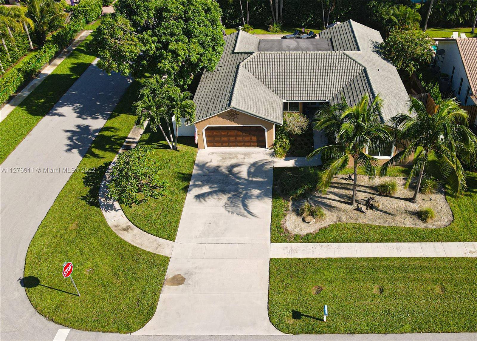 Beautiful home located in sought after Palm Beach Farms.
