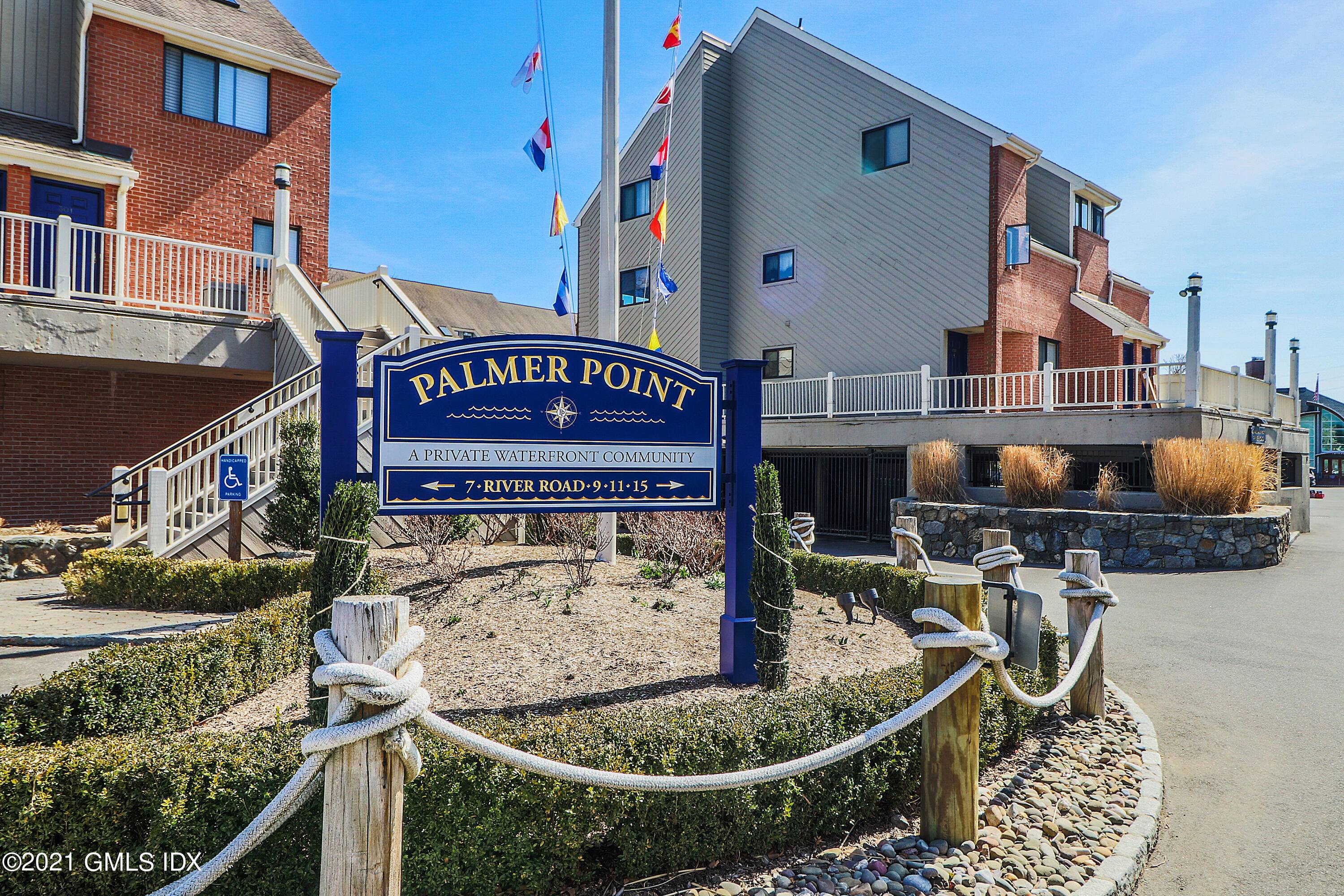 Enjoy water side living at this beautiful 1 bedroom w loft unit at Palmer Point !