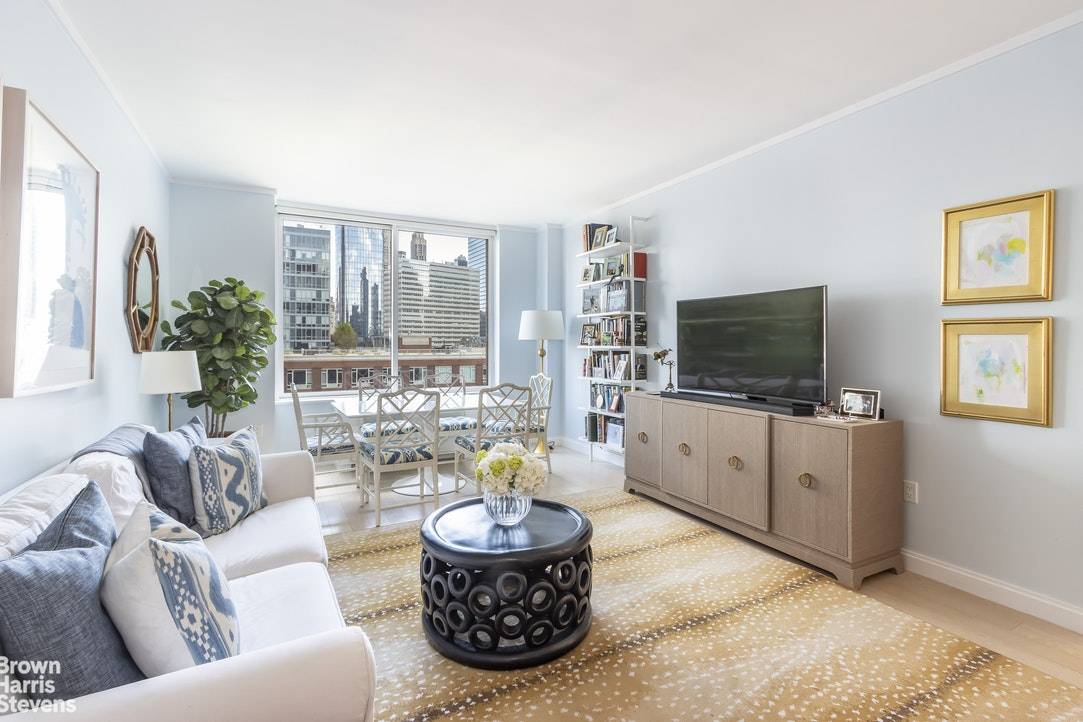 Welcome to your new luxurious home at River amp ; Warren, a waterfront high rise condominium at the intersection of TriBeCa and Battery Park City.
