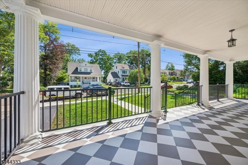 Amazing Front Porch