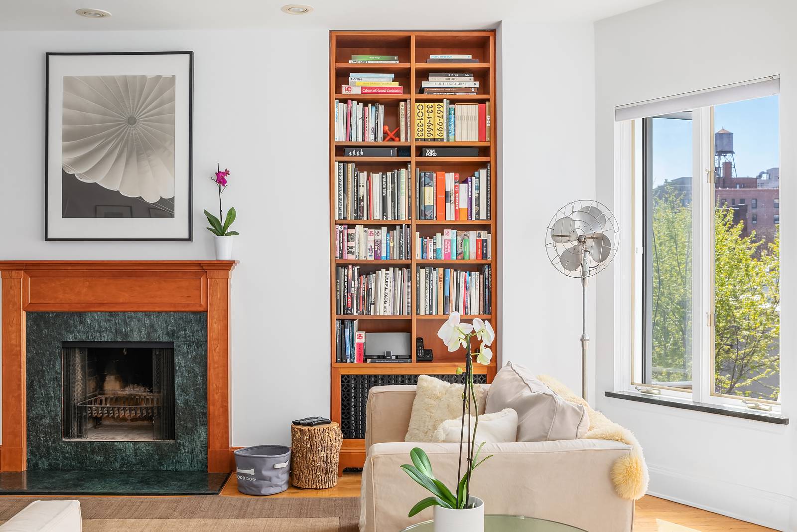 With leafy tree top views and classic brownstone proportions, this beautiful, sun filled top floor 2BR 2BA co op apartment in Brooklyn Heights is warm, inviting and ready to welcome ...