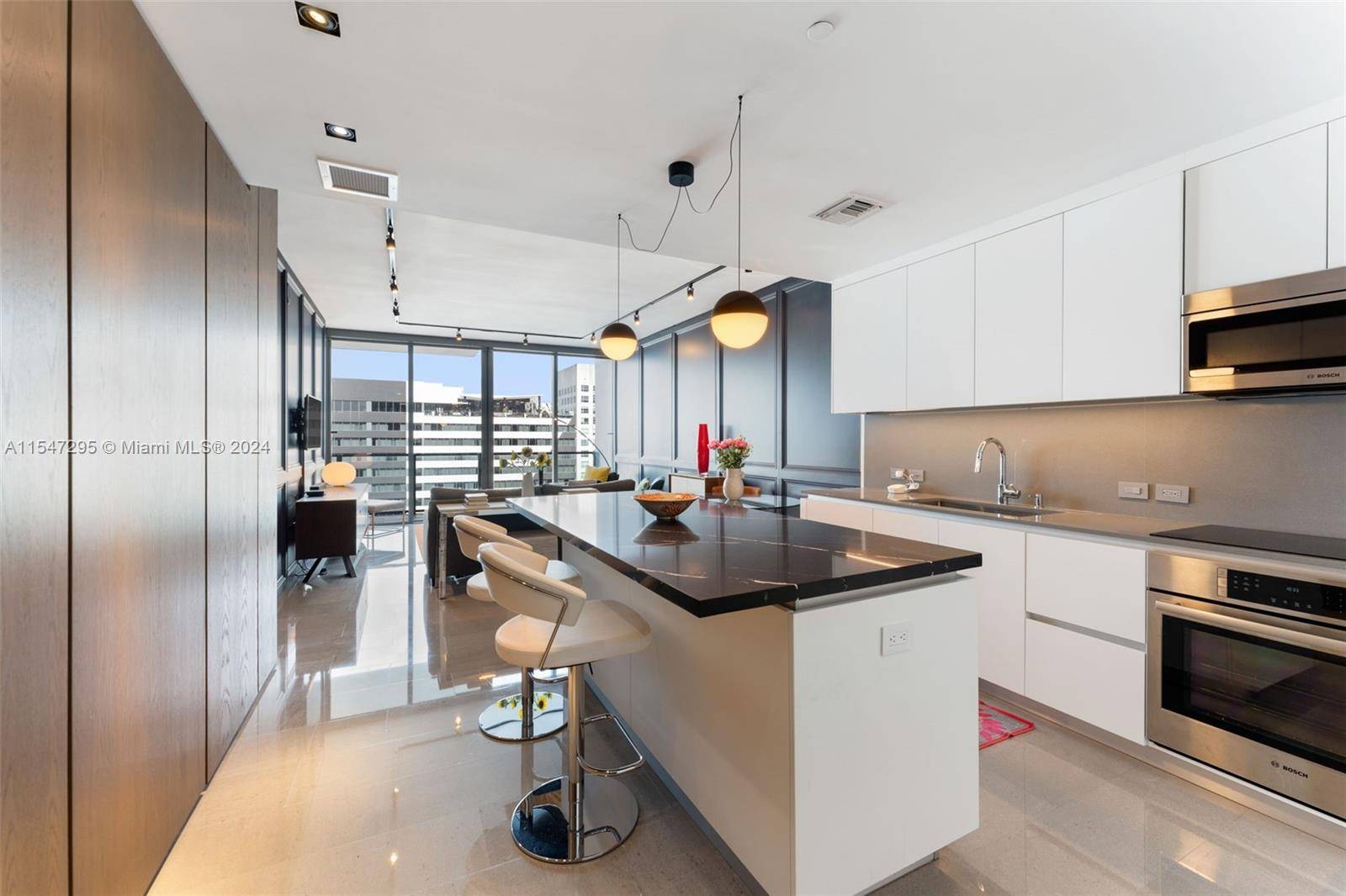 Experience the epitome of luxury living at Brickell Resort.