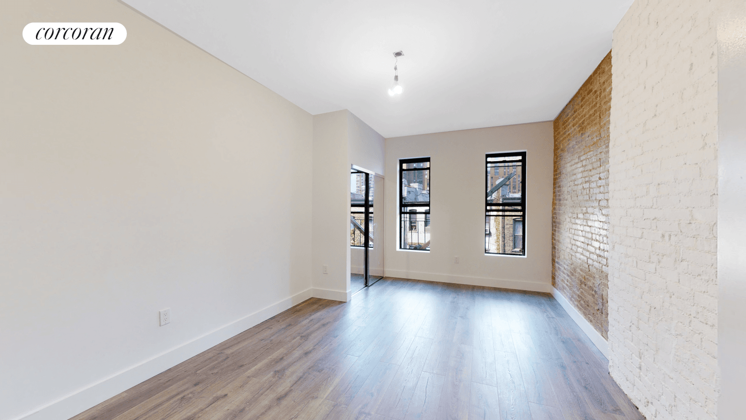 Beautifully gut renovated apartment centrally located in the heart of Yorkville, just 5 blocks to Central Park and Museum Mile home to world class museums along 5th Avenue.