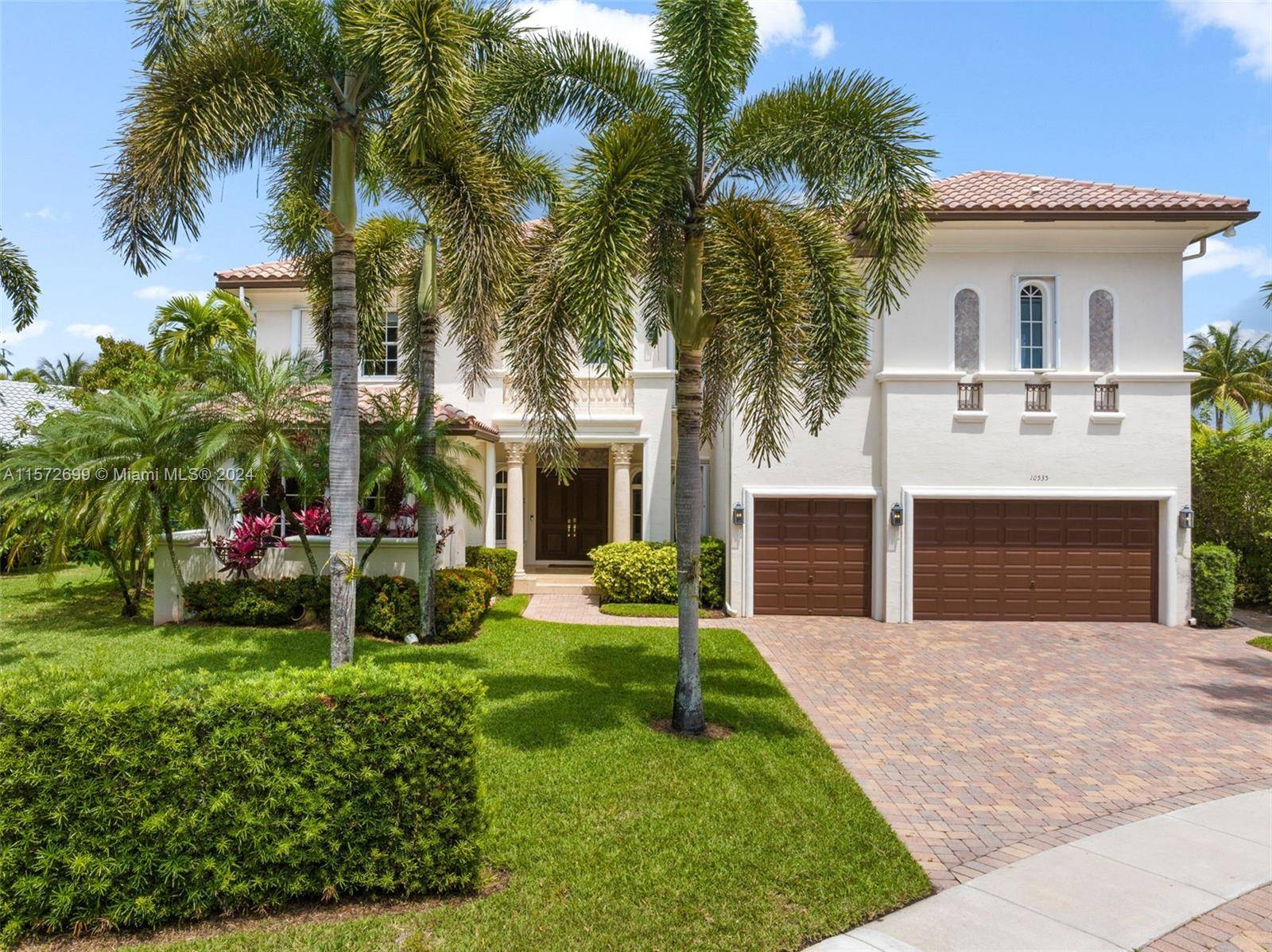 READY TO MOVE IN. Prestigious Hawks Landing community of Plantation, Florida, this stunning 6 bedroom, 7 1 bathroom office estate, offers a lifestyle of unparalleled luxury and comfort.