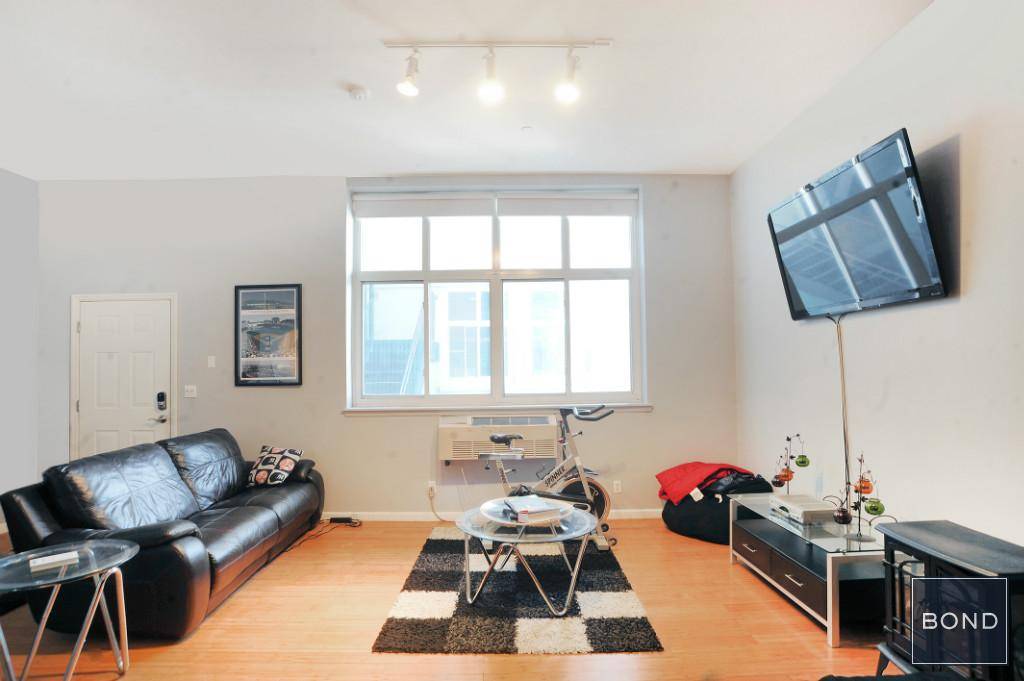 This Greenpoint Lofts offers over sized windows and soaring ceilings that are as ideal for companies as artists.