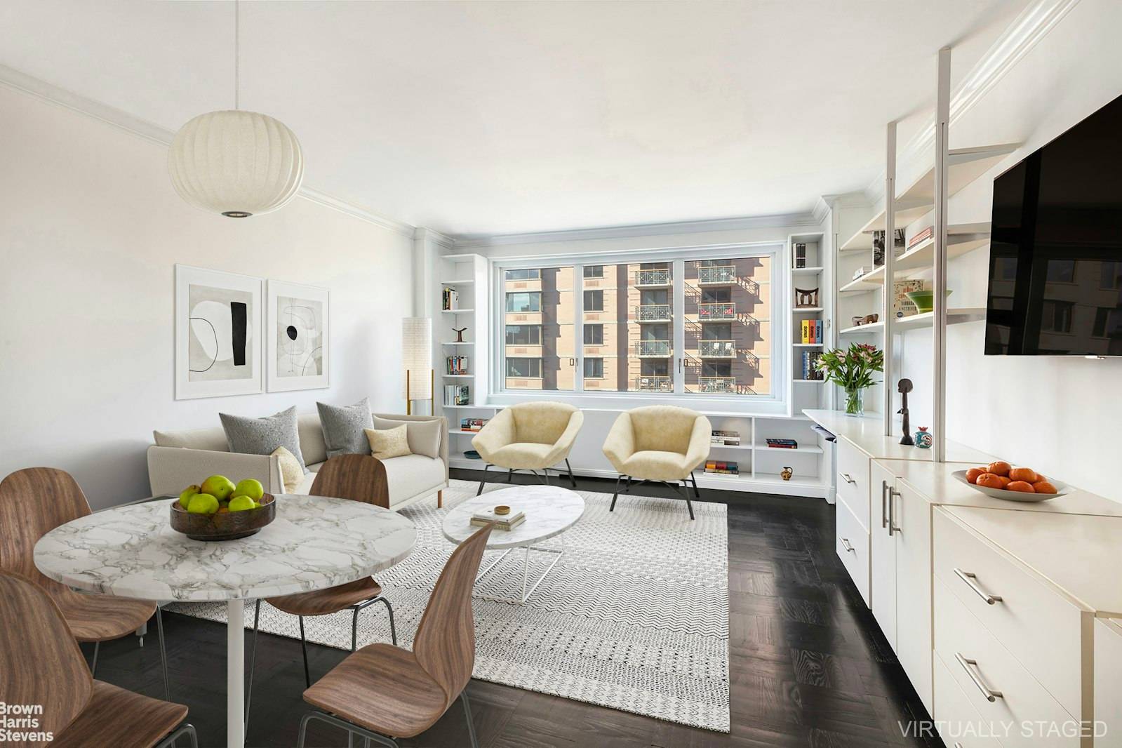 SPACIOUS ONE BEDROOM, FABULOUS EMPIRE STATE BUILDING VIEWS This generously sized North Gramercy 1 bedroom 1 bath at the Peter James is the right space in the right place.