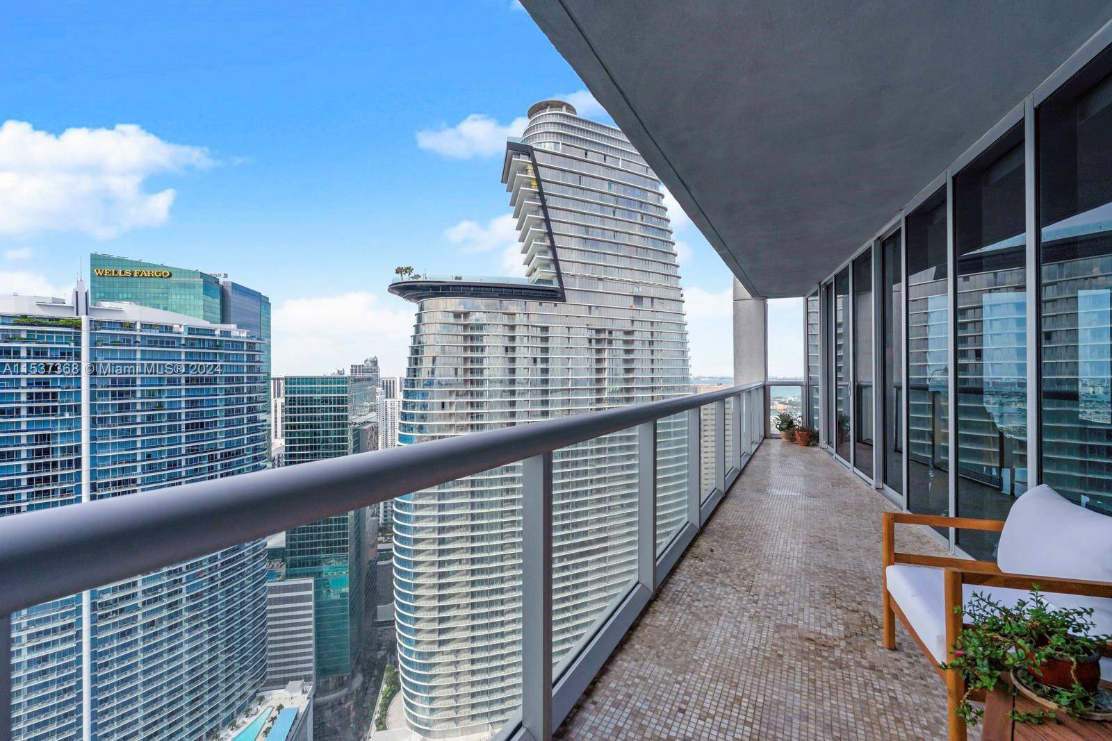 Luxury living at its finest in Icon Brickell !