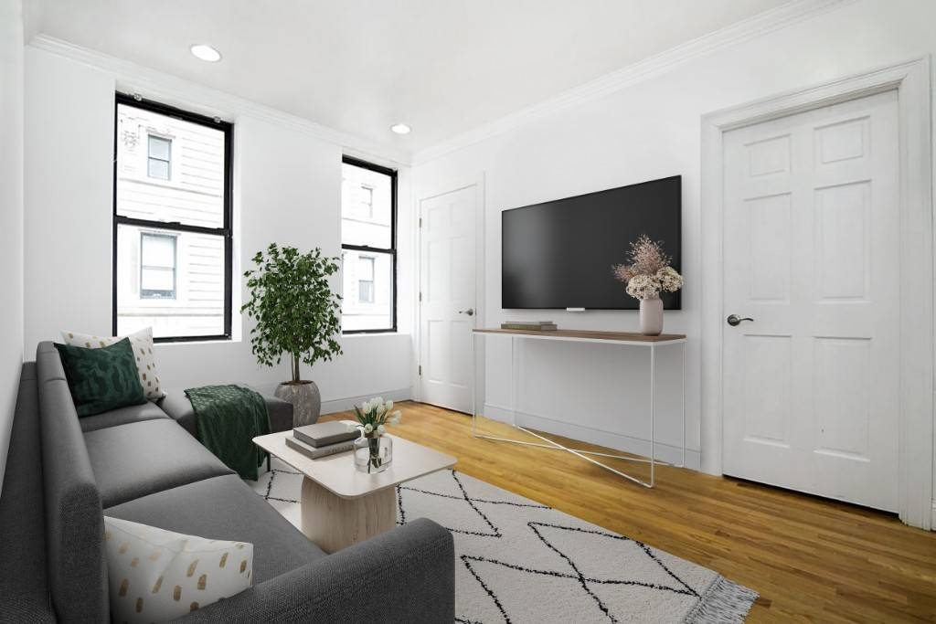 NO FEE Beautiful TRUE 3 Bedroom Heart of Gramercy ParkVIRTUAL TOURS AVAILABLE APARTMENT DETAILS 3 Queen Sized Bedrooms Dishwasher Large living room Natural light Kitchen separated with a breakfast bar ...