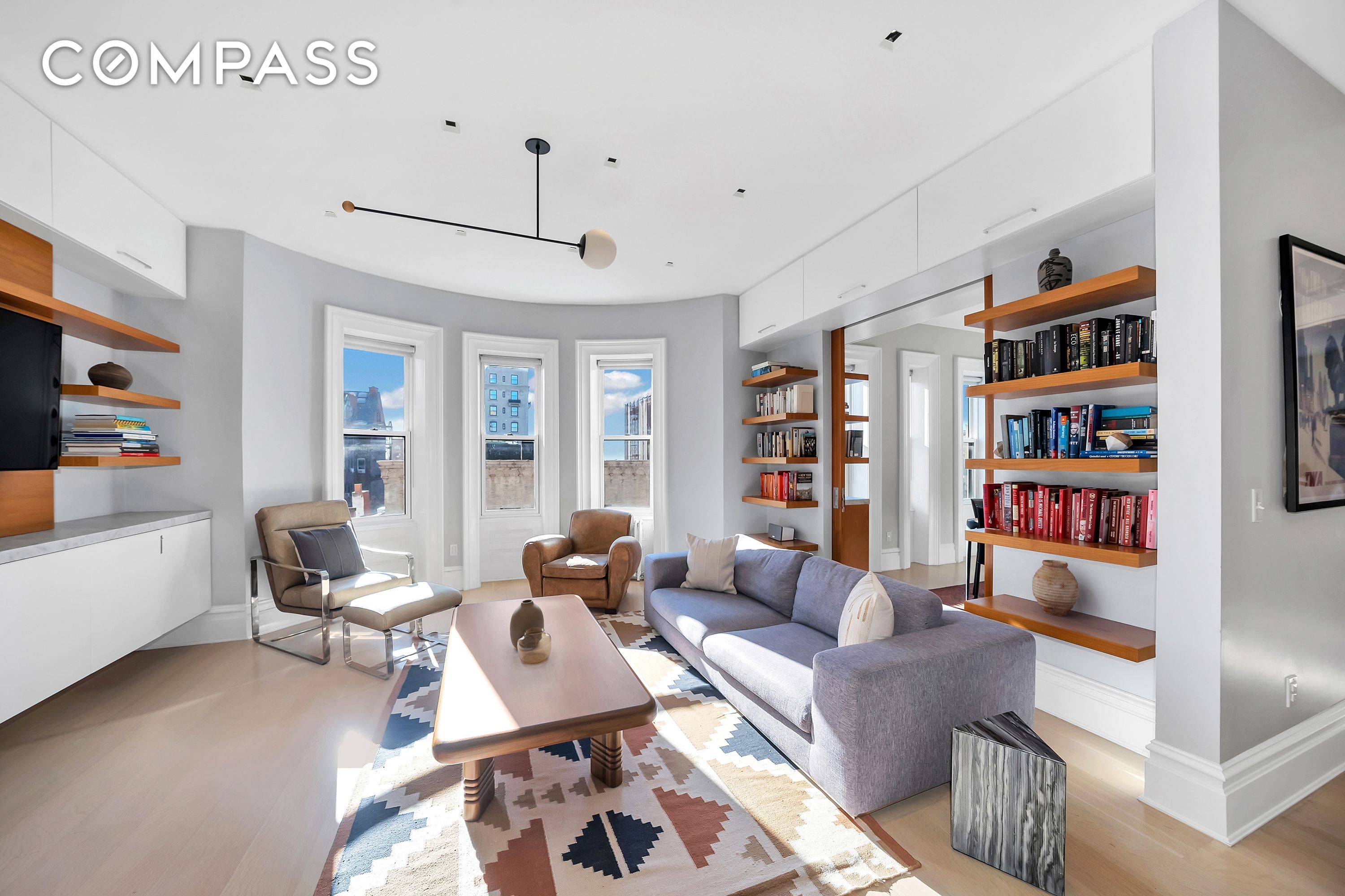 Come home to this beautifully designed, large prime Brooklyn Heights coop.