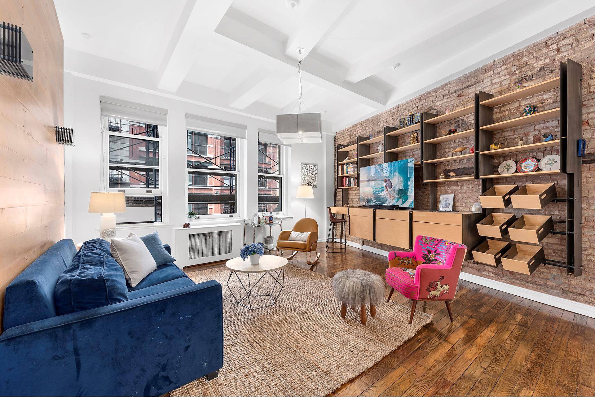 Two bedroom loft in the heart of Tribeca !