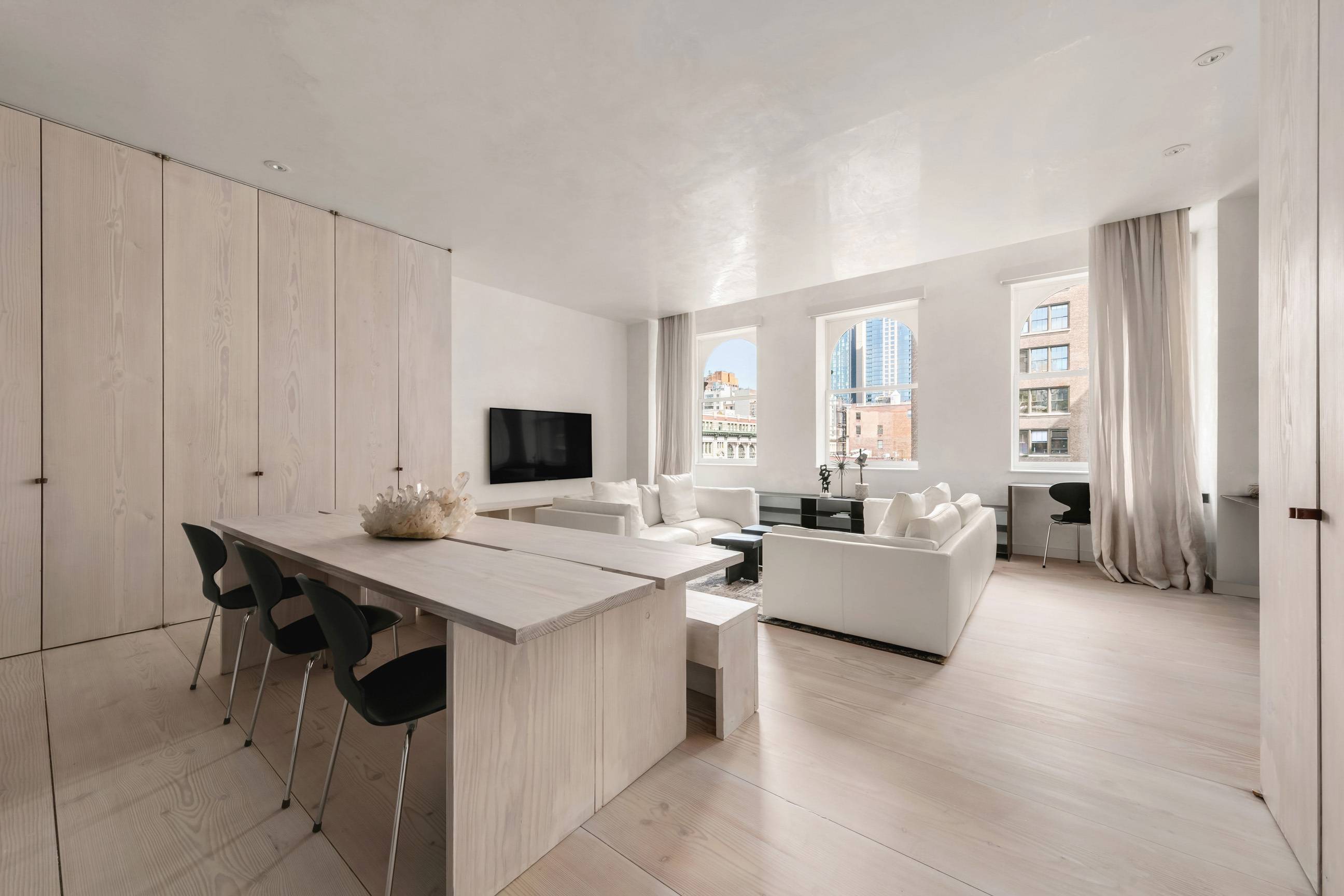 Nestled within the heart of the flatiron district just steps away from iconic NYC landmarks such as the Flatiron building and Madison Square Park ; The Cammeyer, a 19th century ...