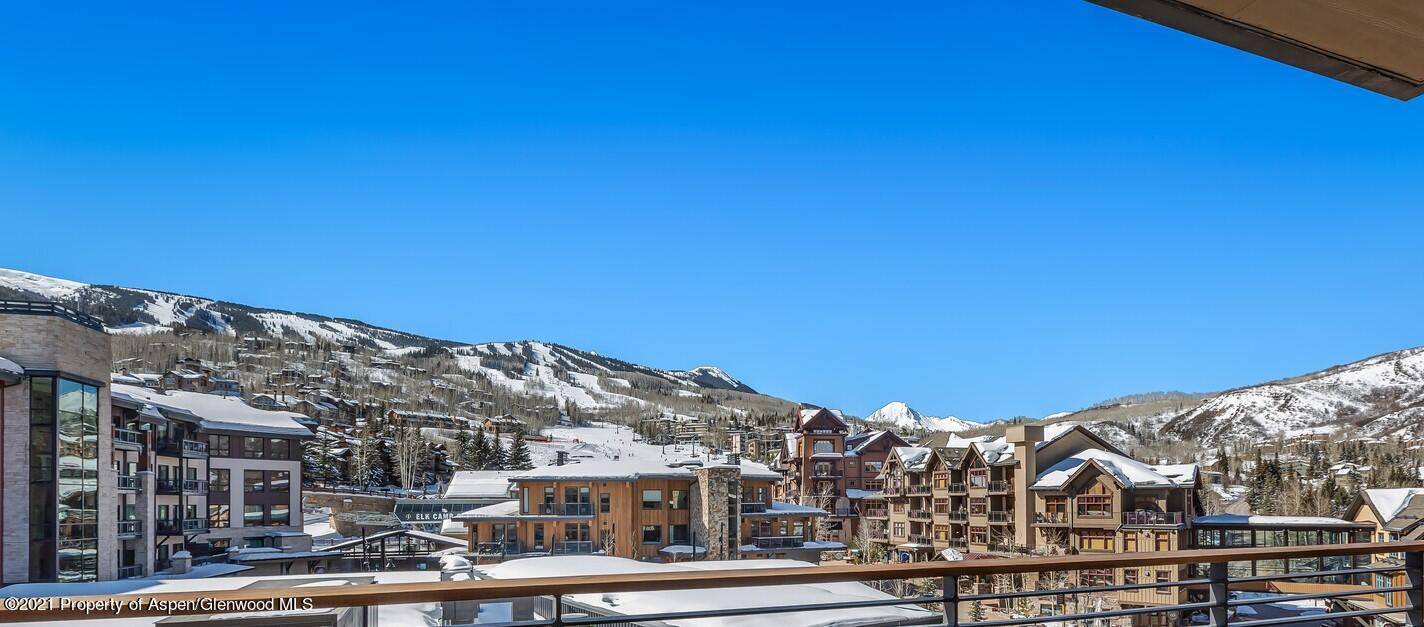 One Snowmass 701 East boasts Pinnacle 300 degree floor to ceiling views of Snowmass Mountain ski slopes, direct views of Mount Daly, and down the Snowmass Valley.