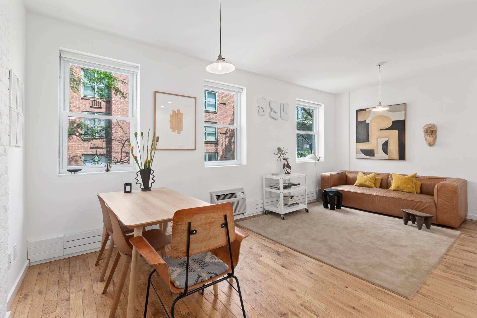 Luxuriously Sized Comfortable Floor Plan Smart Home Features Gourmet Kitchen Desirable LocationLocated just a block away from Gramercy Park, Residence 4CDE at 207 E 21st Street offers a coveted address ...