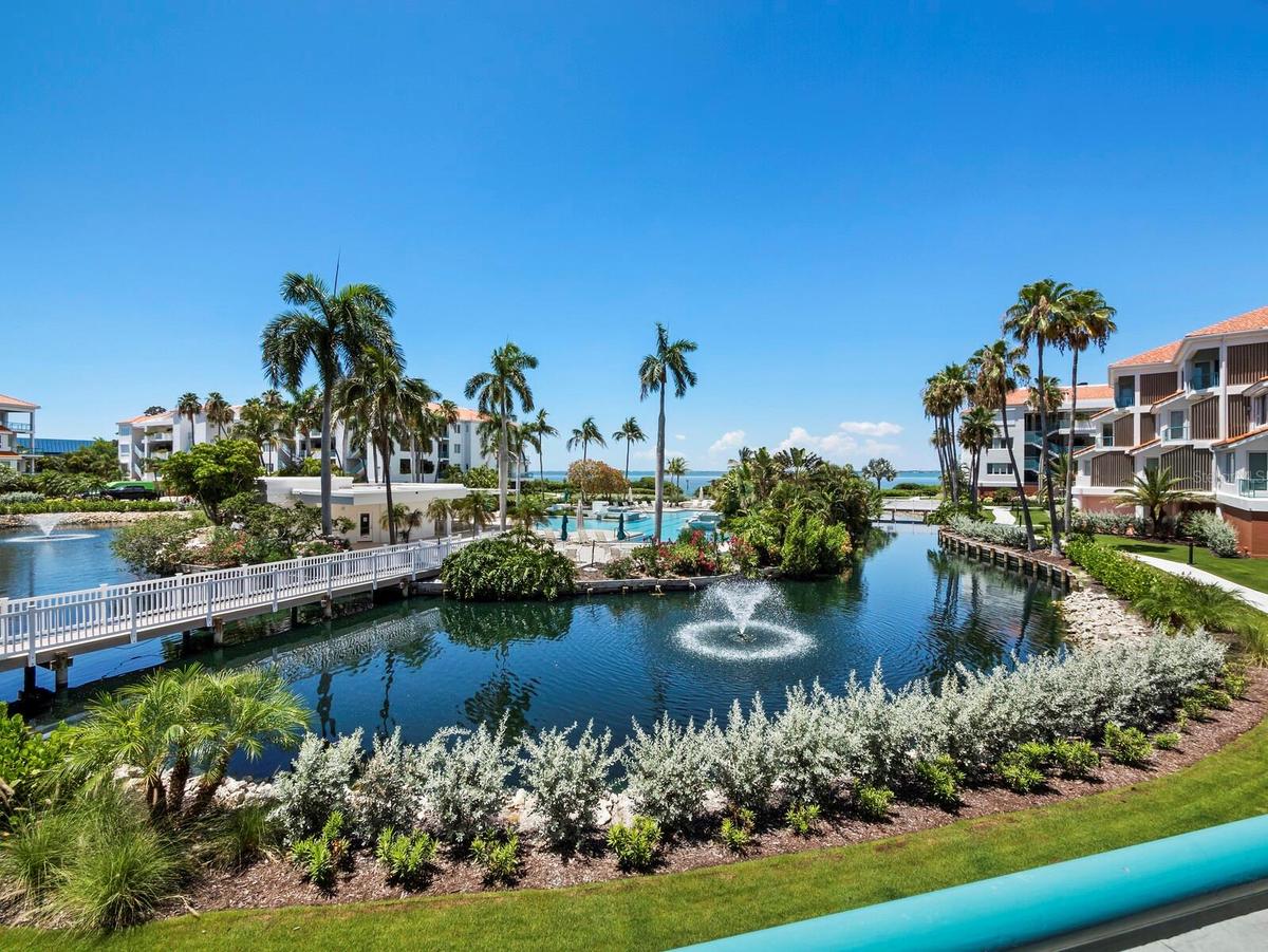 Can you imagine waking up to this gorgeous view every day?