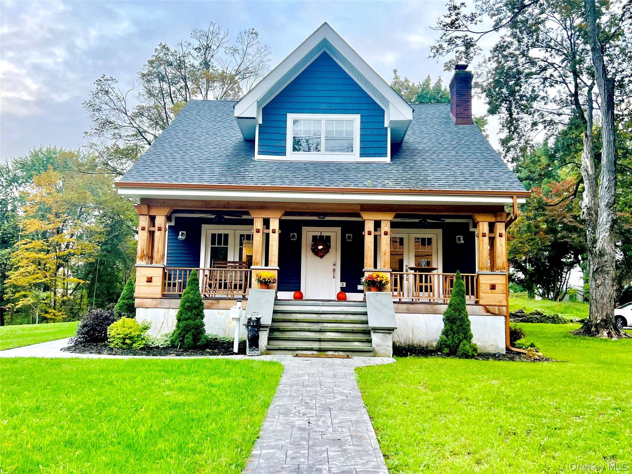 Welcome to this stunning 3 bedroom, 2.