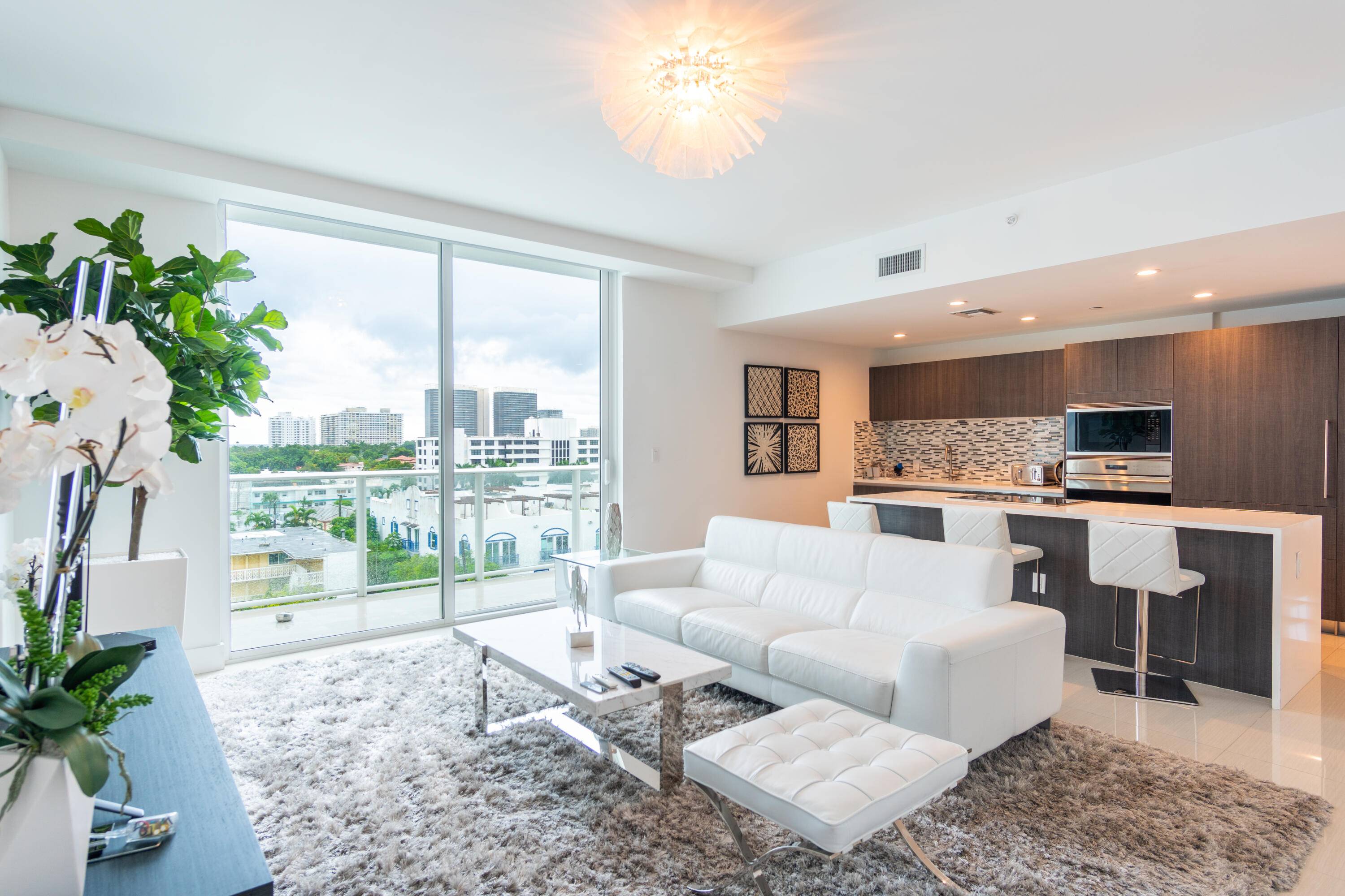 LUXURIOUS PENTHOUSE 30 UNITS NEWER BOUTIQUE BUILDING IN PRESTIGIOUS NEIGHBORHOOD OF BAY HARBOR ISLANDS, BUILDING OFFERS FITNESS CENTER, STEAM ROOM, LOCKERS, BIKE STORAGE, ROOFTOP POOL AND JACUZZI JUST WALKING DISTANCE ...