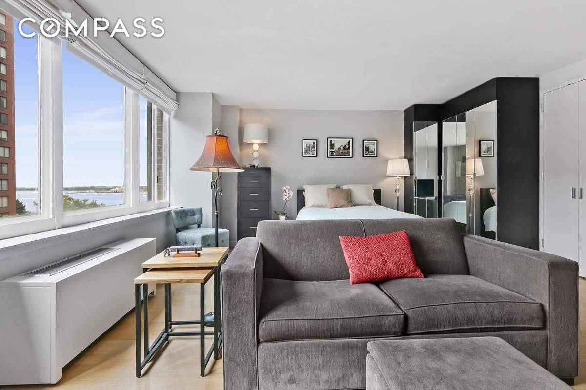 Enjoy luxury riverside living in this spacious studio located in one of New York City s greenest neighborhoods !
