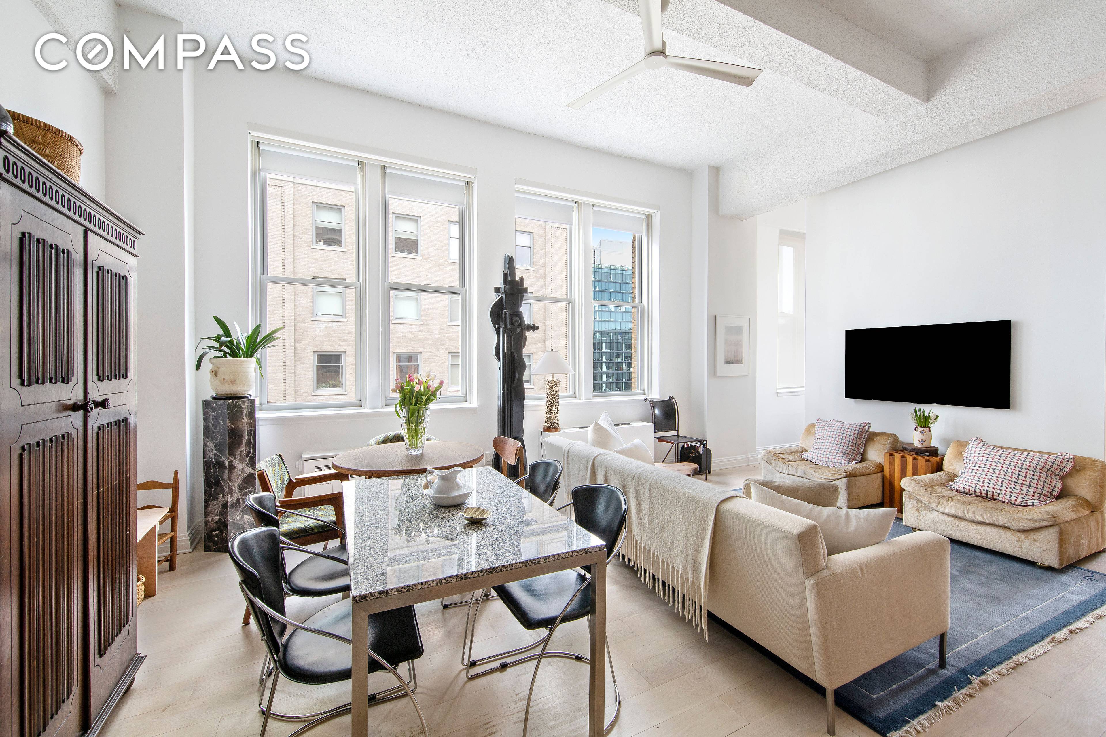 Come see this sophisticated modern one bedroom turned into a loft for open floor plan, Coop corner unit situated at the ideal crossroads of Boerum Hill, Brooklyn Heights and Downtown ...