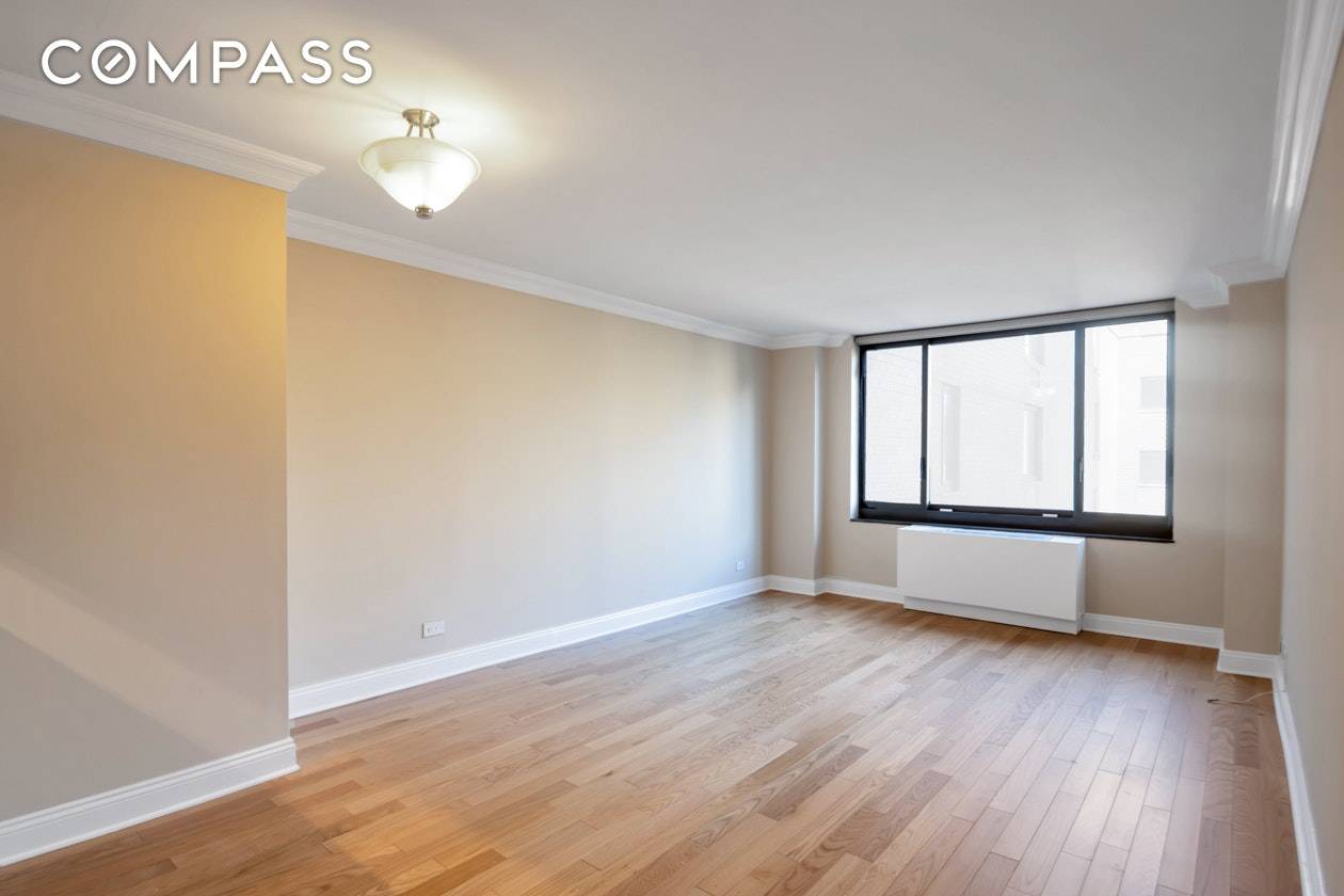Apartment Features Open Eastern city views Cozy one bedroom Pass thru kitchen Updated appliances Marble bath Walk in closet Building Amenities 24 Hour Full Service Concierge Health Club amp ; ...