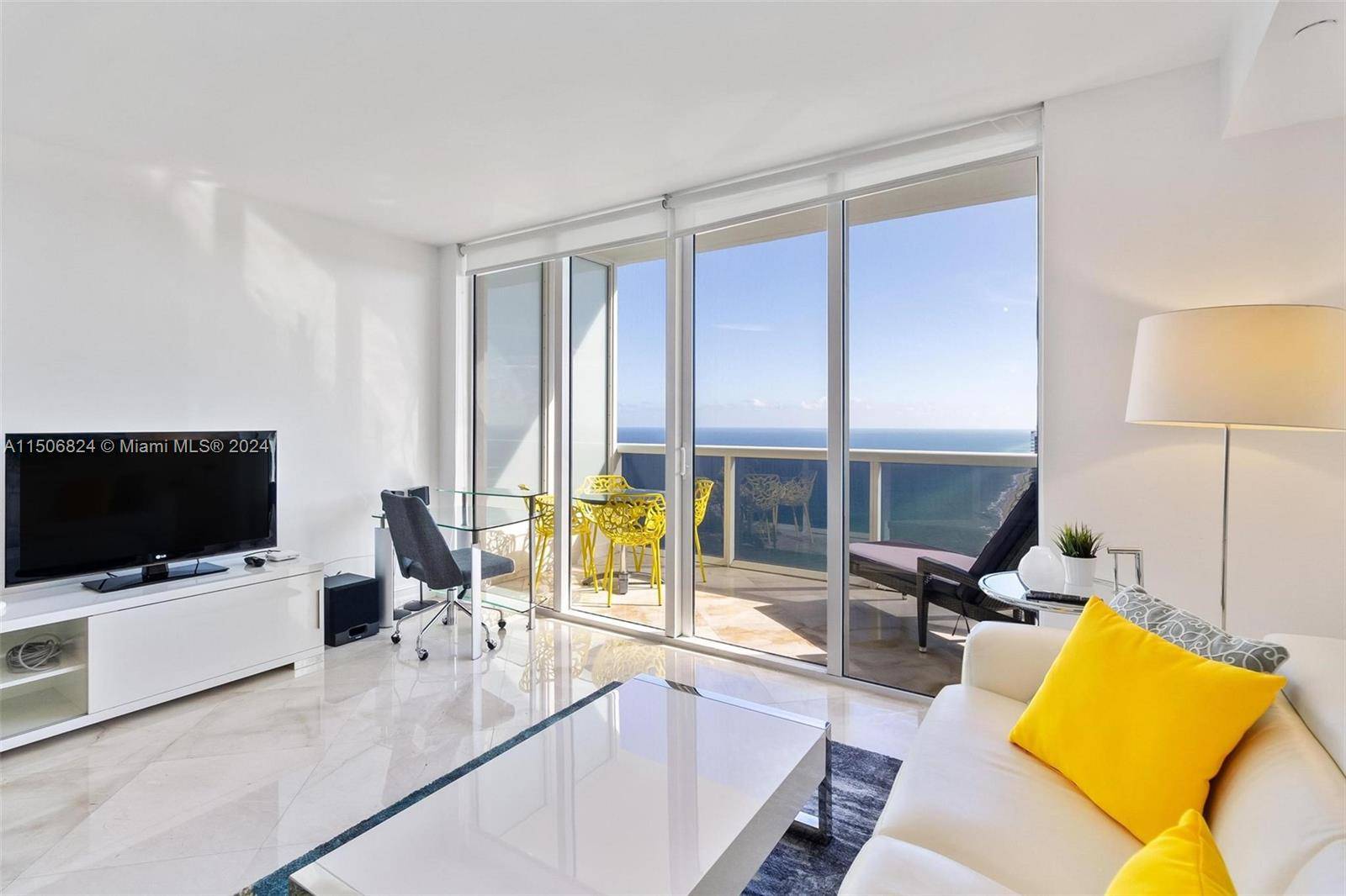Experience the epitome of luxury in this exquisite studio plus den PH, featuring 1 bathroom, captivating SE exposure, and breathtaking ocean views.