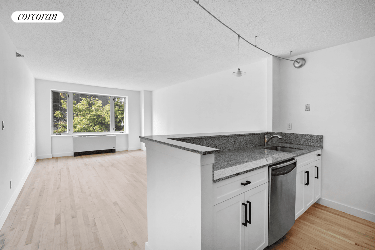 Perfect size, functional space and right in the middle of Brooklyn's best neighborhoods !