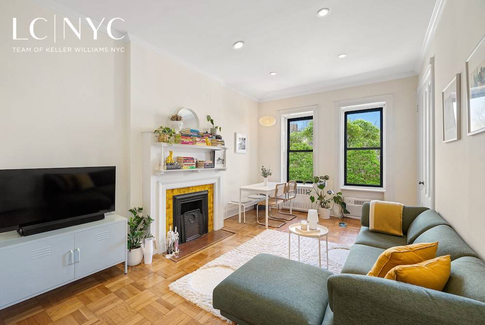 Welcome home to this charming and bright one bedroom in the heart of the Upper West Side.