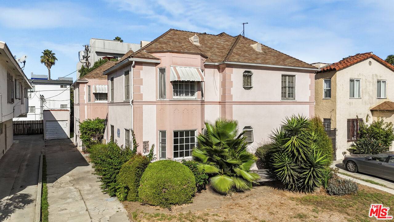 1527  S Bedford St 6BR Beverlywood La