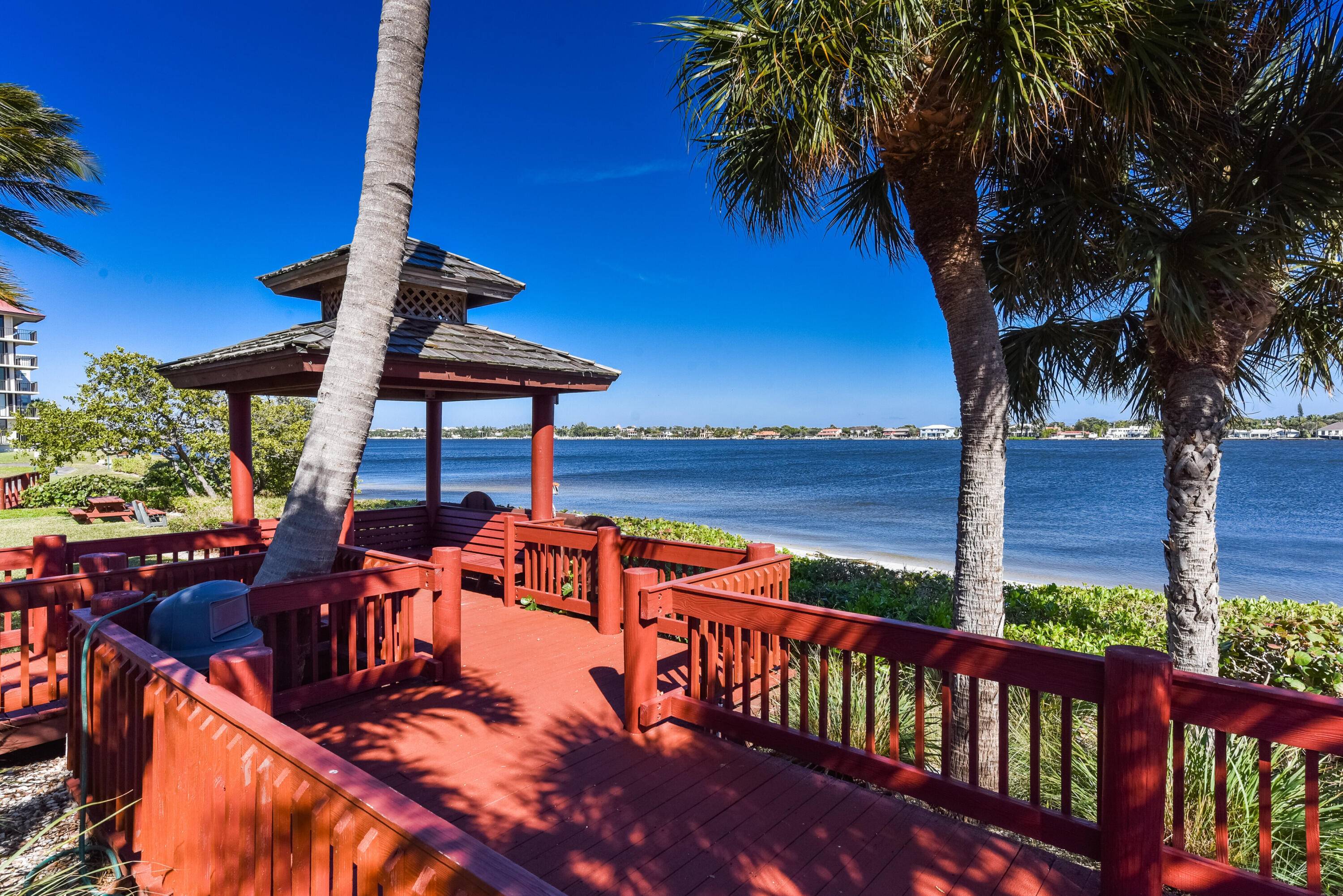 Nestled in a serene vibrant Intracoastal community, this spacious 2 bedroom, 2 bathroom condo offers the perfect blend of comfort, style, resort like living.