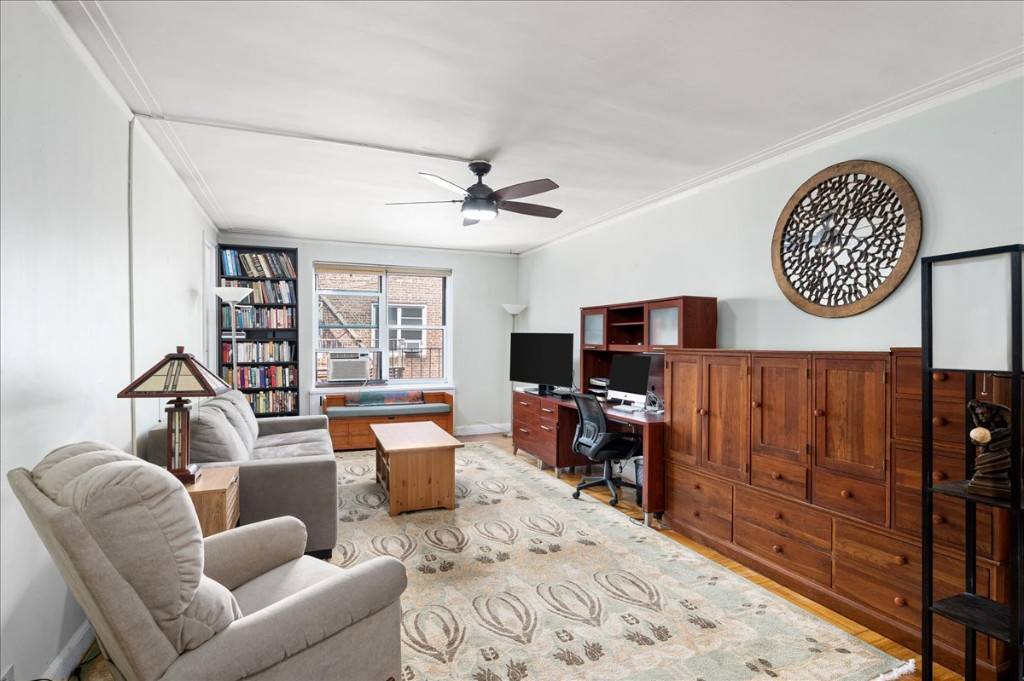 Welcome home. This beautiful and spacious one bedroom has been updated with care and retains all the Art Deco charm a gracious foyer, sunken living, a bedroom big enough for ...