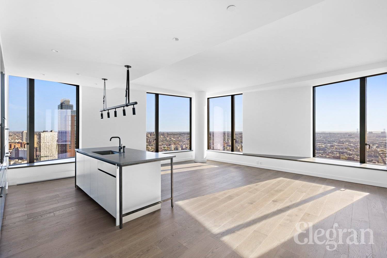 A new level of luxury awaits at Tishman Speyer s 11 Hoyt, perfectly positioned right in the beating heart of Brooklyn.