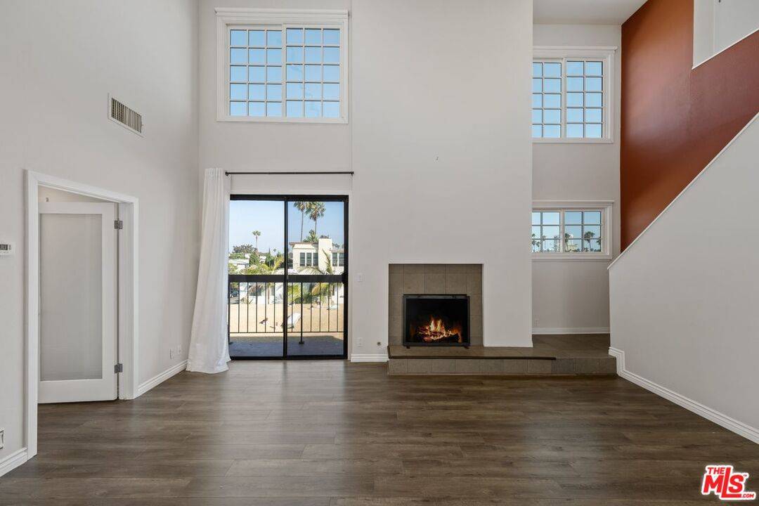 818 6Th St 2BR Santa Monica La