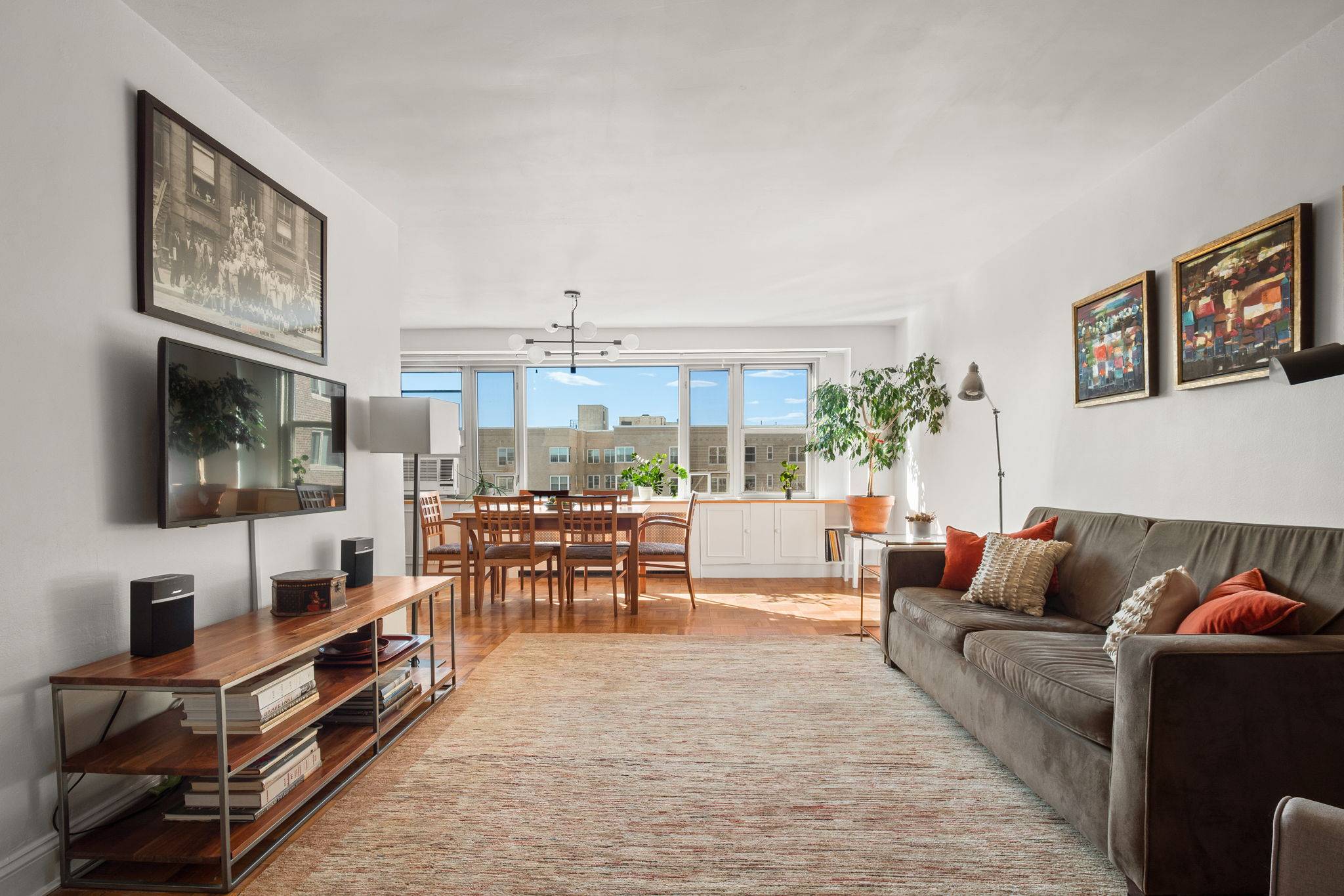Welcome home ! For those who covet an abundance of space and expansive sky views with a peek of the Hudson River and George Washington Bridge, this beautifully renovated and ...