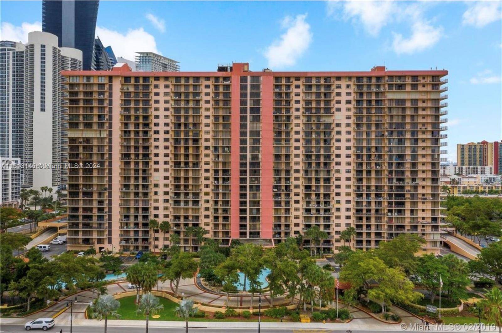 Winston Towers 600 is located in the heart of Sunny Isles Beach.