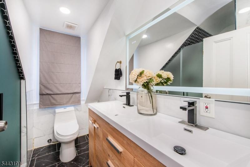 3rd floor bath