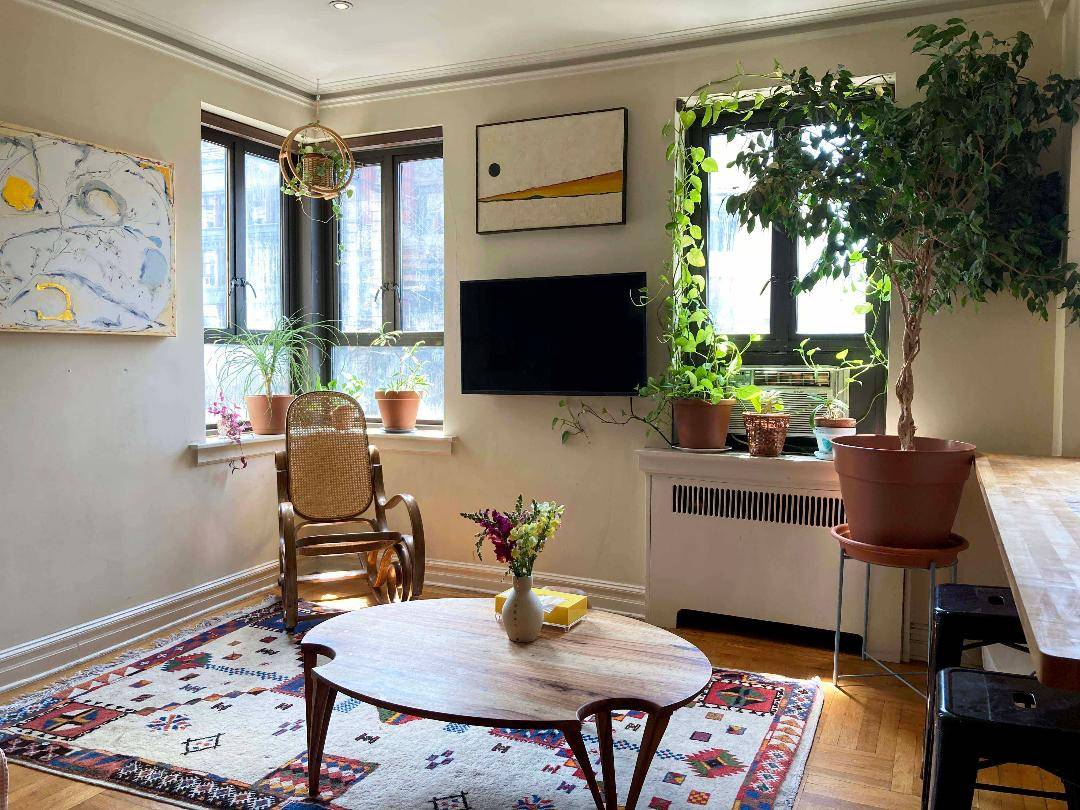 Large Sun Filled Studio with Sleeping Alcove in a Chelsea Coop with a Gorgeous Common Garden !