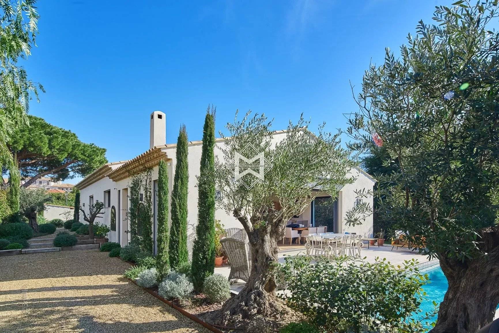 Recently renovated villa with swimming pool in the heart of Saint-Tropez