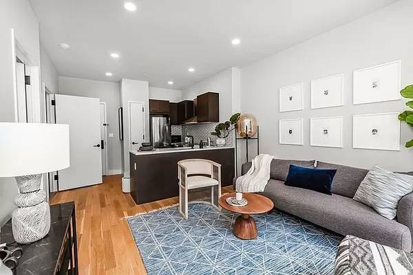 Beautiful 1 bedroom, 1 bath residence featuring stainless steel appliances, in unit washer dryer, marble bathrooms, and spacious closets with open Southern facing views.