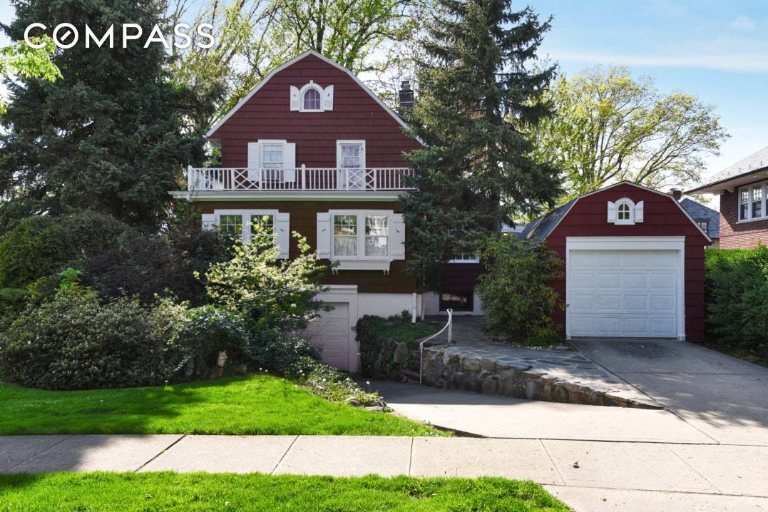 Amazing Opportunity To Obtain A Beautiful Property In The Heart Of Douglas Manor.