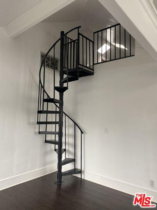 6640 1l2 Loft Staircase